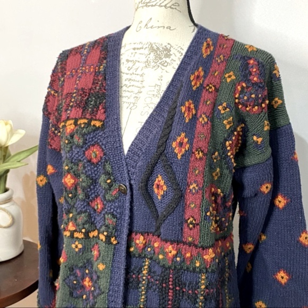 Vintage Sweater Button Front V-neck Eclectic Hand Knitted Diamond Flower - Picture 3 of 10